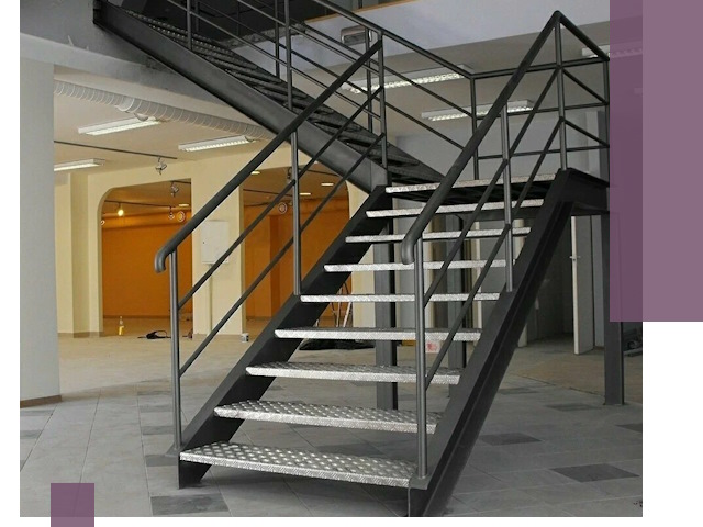 Лестницы для офиса в Ревде: изготовление, монтаж, демонтаж