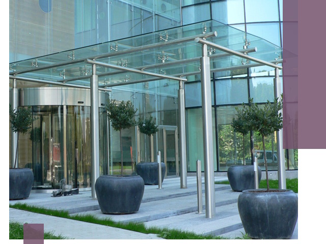 Навесы из стекла на заказ в Ревде — монтаж и установка